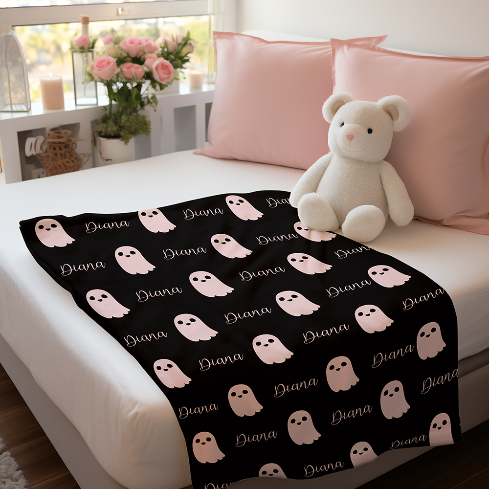 Personalized Name Cute Ghost Pattern Blanket – Custom Name Engraving Halloween Gift