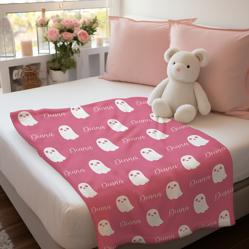Personalized Name Cute Ghost Pattern Blanket – Custom Name Engraving Halloween Gift