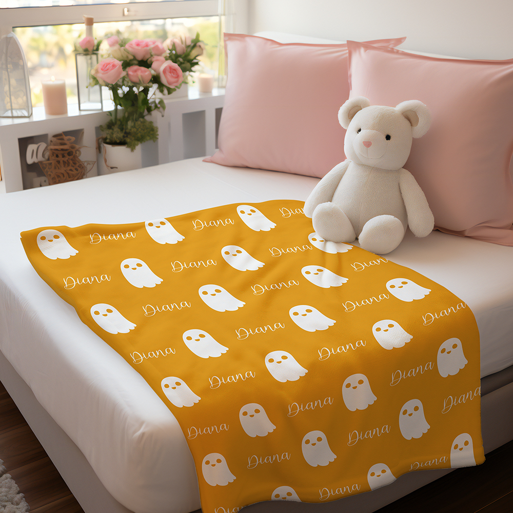 Personalized Name Cute Ghost Pattern Blanket – Custom Name Engraving Halloween Gift