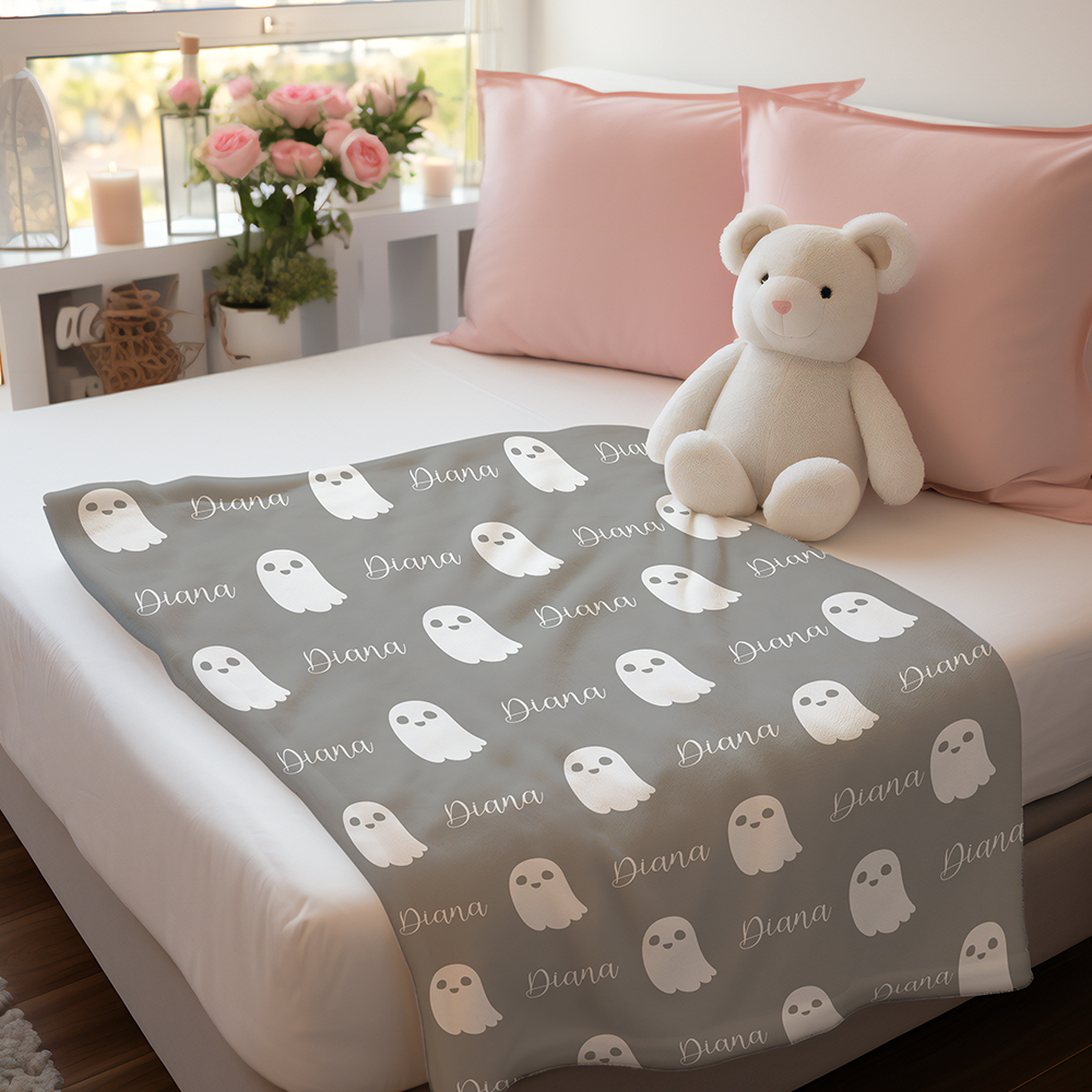 Personalized Name Cute Ghost Pattern Blanket – Custom Name Engraving Halloween Gift