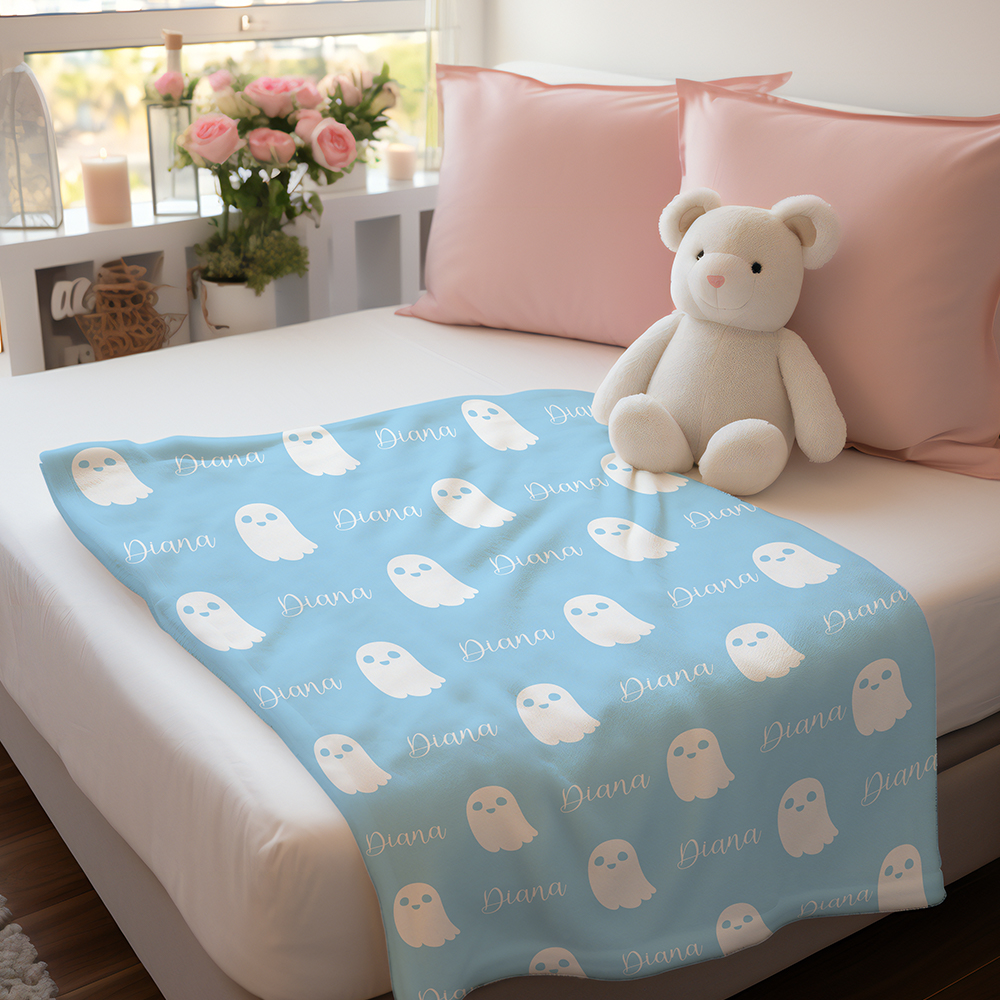 Personalized Name Cute Ghost Pattern Blanket – Custom Name Engraving Halloween Gift
