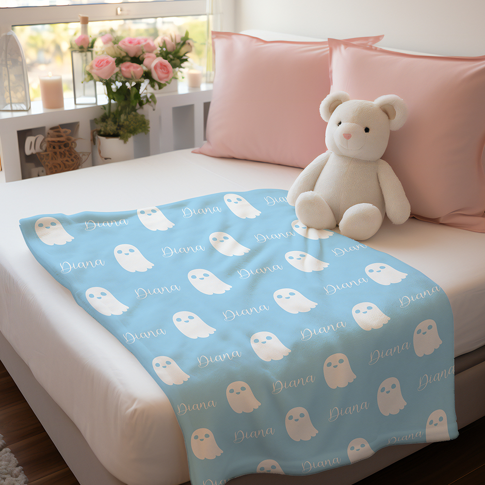 Personalized Name Cute Ghost Pattern Blanket – Custom Name Engraving Halloween Gift