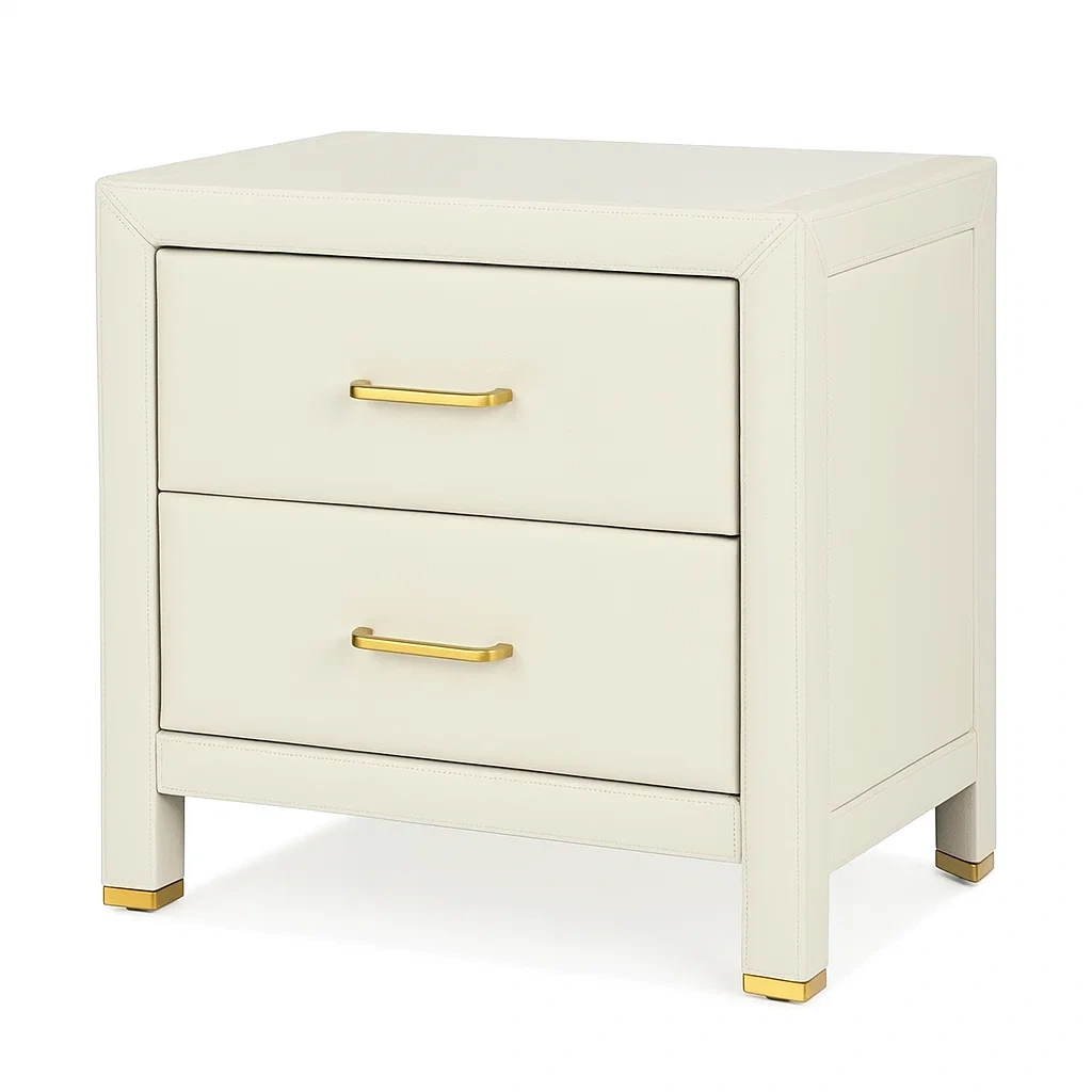 Table de chevet en cuir synthétique beige avec poignées en métal doré