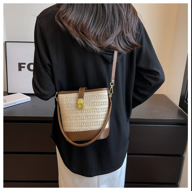 269.9USD - Charming, Fashionable and Soft Shoulder Bag