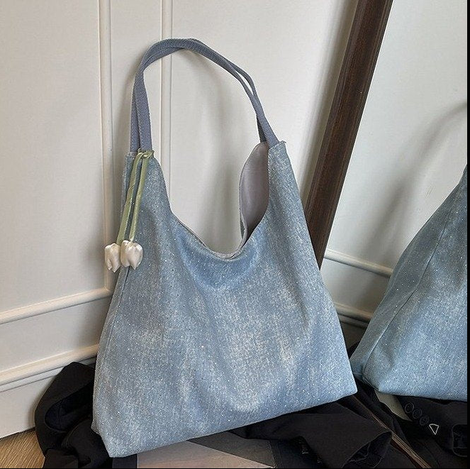 179.9 USD - Charming, Fashionable and Soft Shoulder Bag