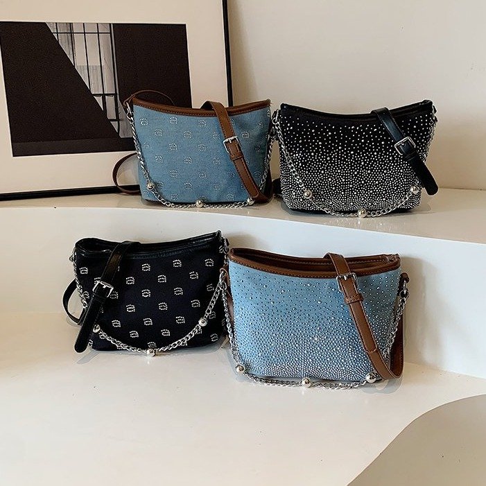 59.9USD-Crossbody Bucket Bag