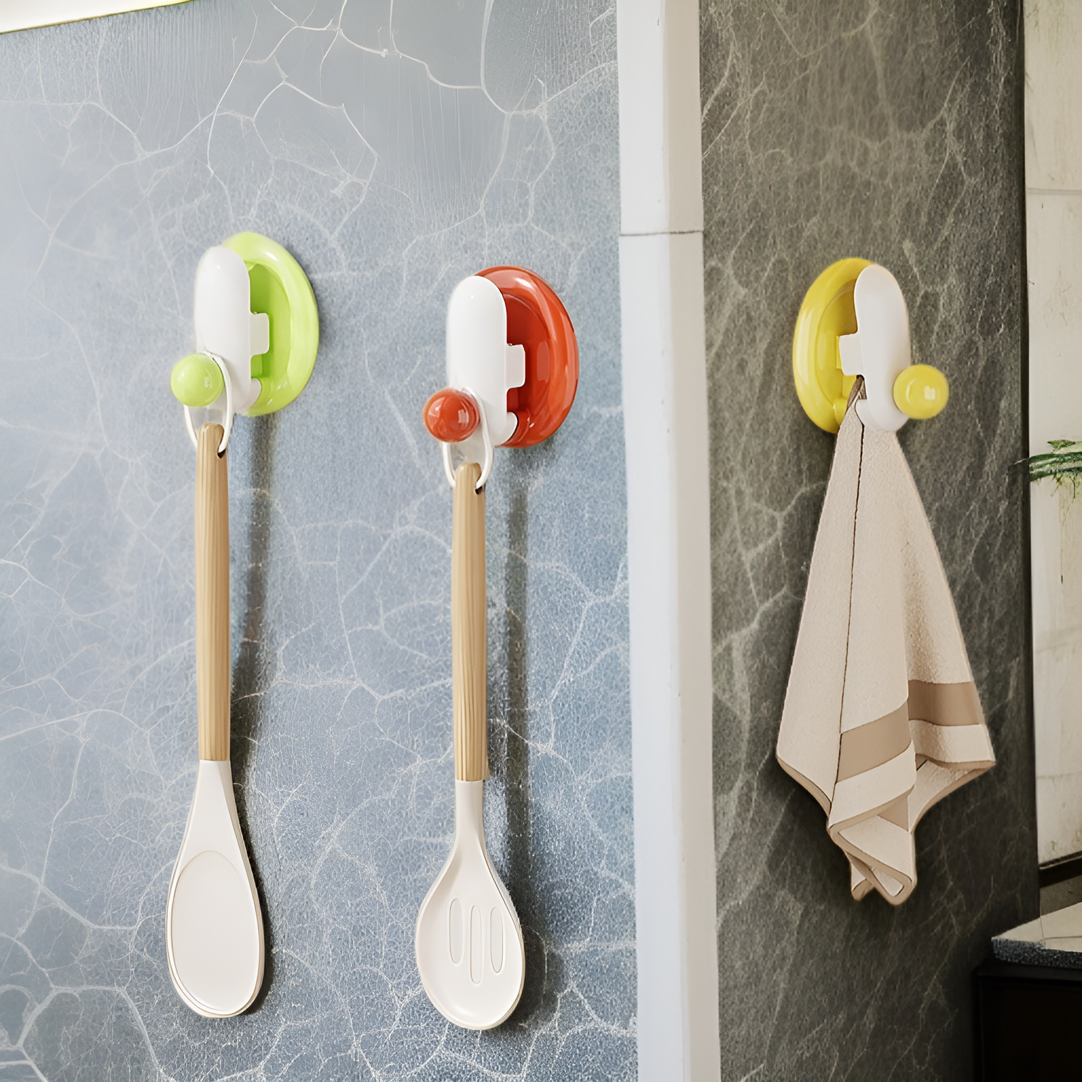 Praktyczny uchwyt do przechowywania kosmetyków na ścianie