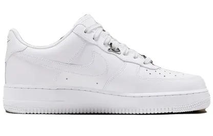 Nthtike Air Fthtorce 1 Low "Molten Metal" Is Adorned in Silver Details
