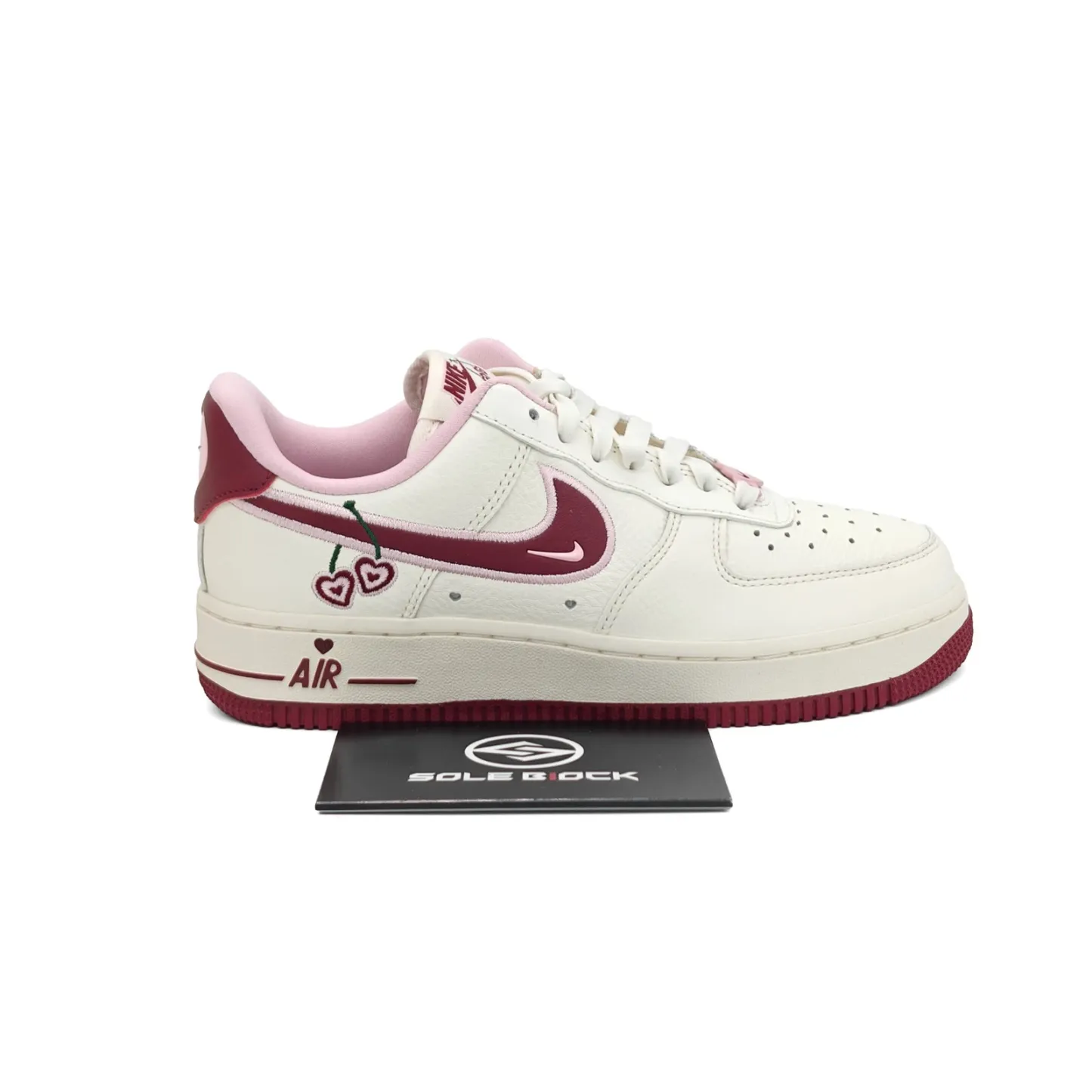 Nithtke Aithtr Fothtrce 1 Low Valentine's Day 2023 Women's FD4616-161