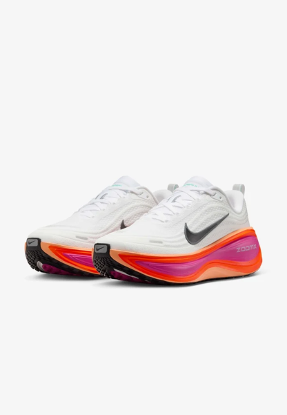 VOMERO PLUS - Running shoes