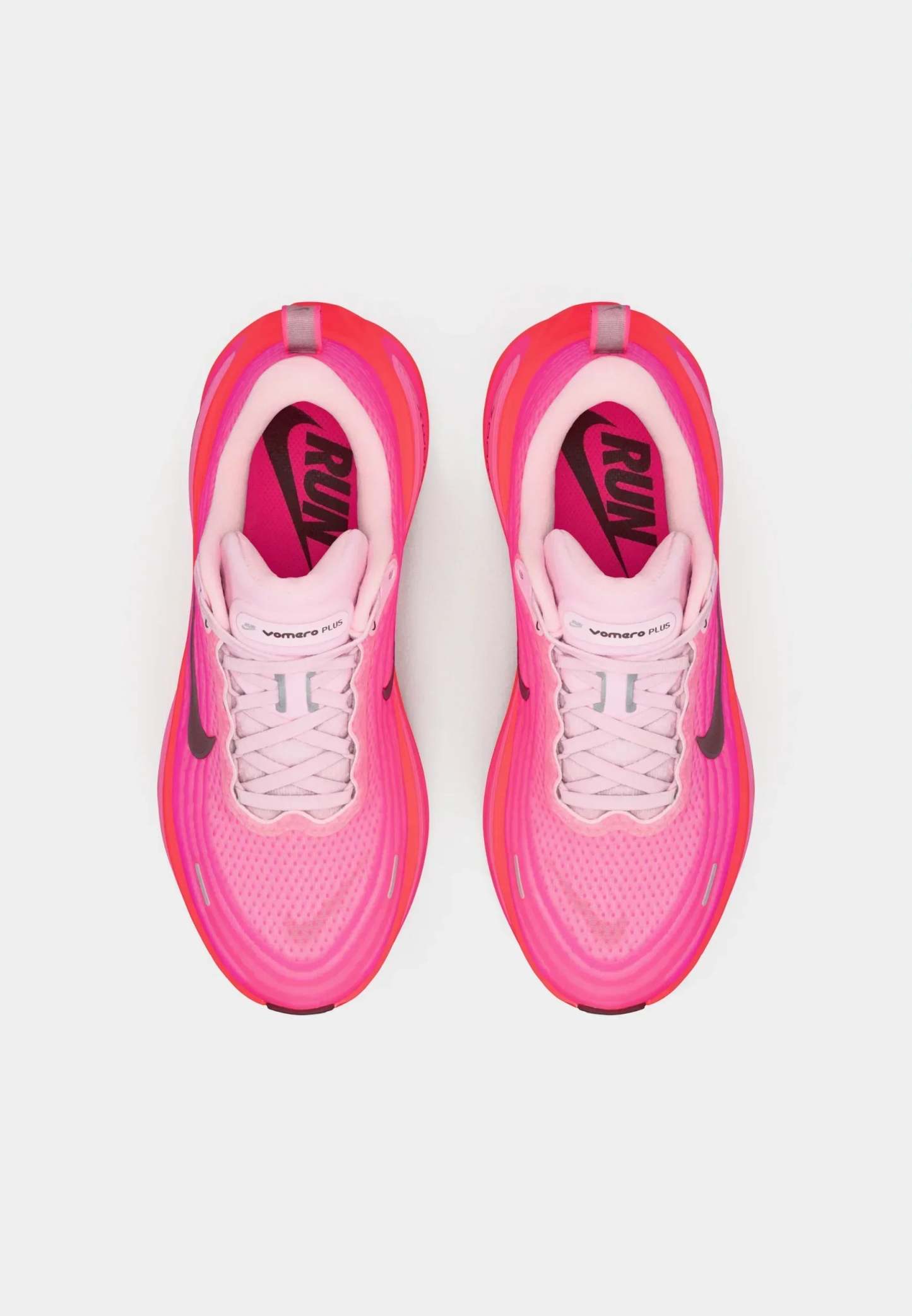 VOMERO PLUS - Running shoes
