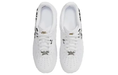 Nthtike Air Fthtorce 1 Low "Molten Metal" Is Adorned in Silver Details