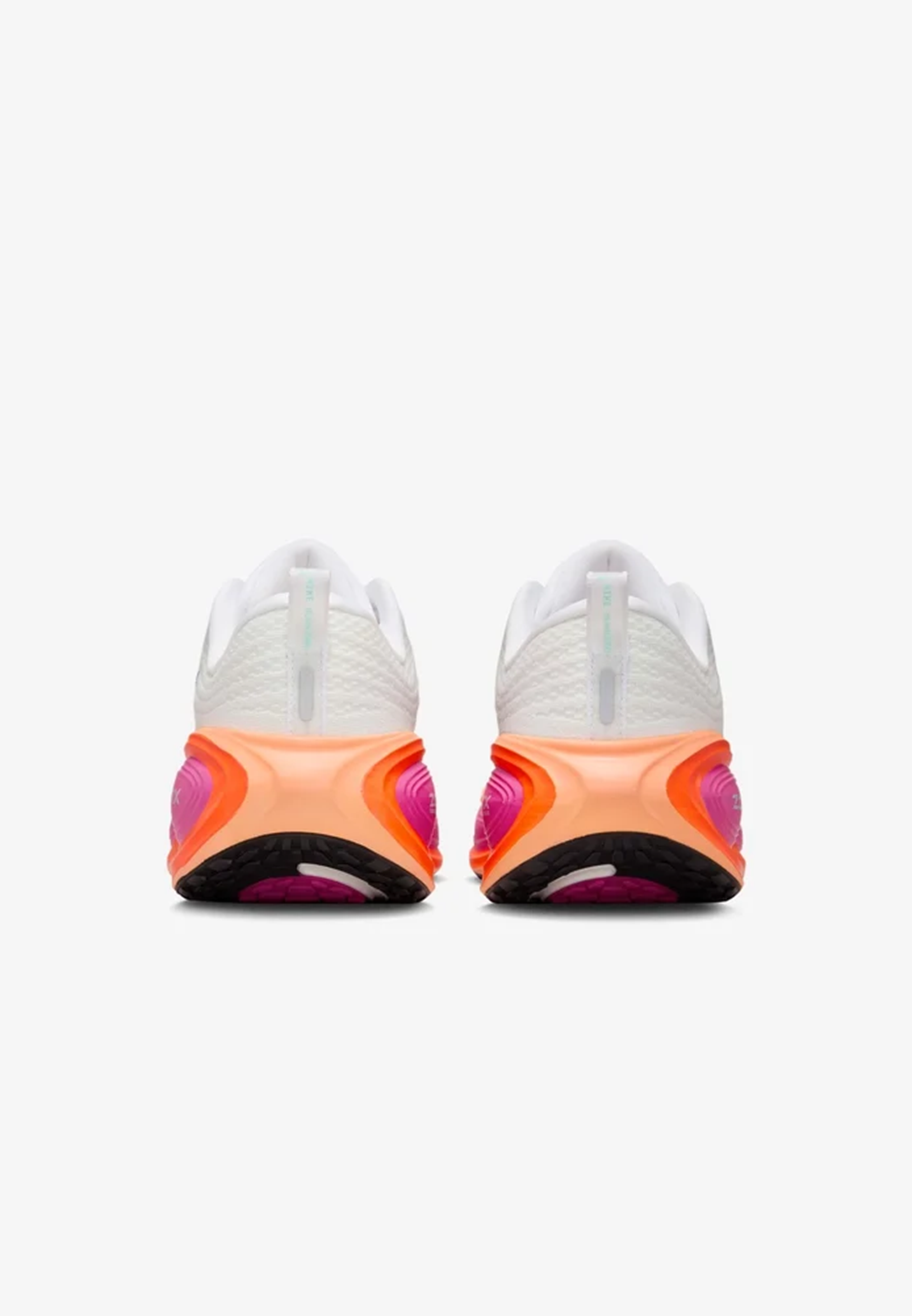 VOMERO PLUS - Running shoes