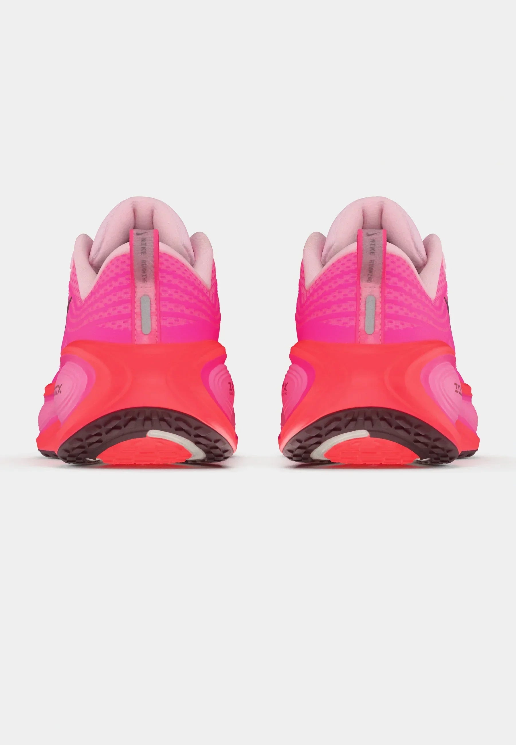 VOMERO PLUS - Running shoes