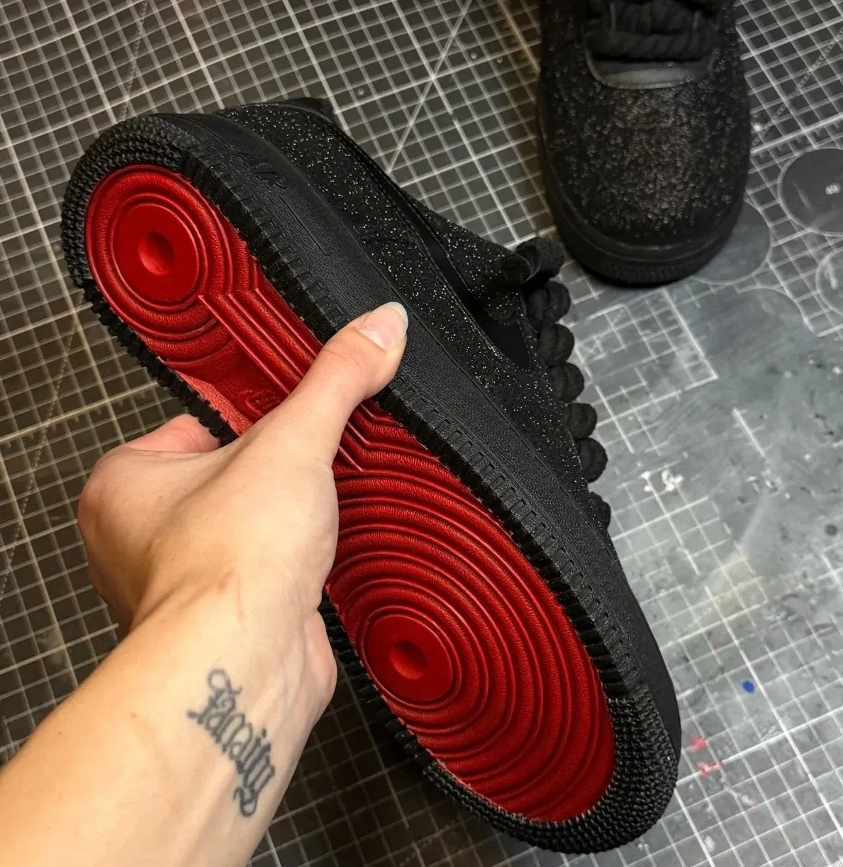 AIthtR forthtce GLITTER BLACK