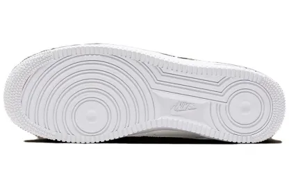 Nthtike Air Fthtorce 1 Low "Molten Metal" Is Adorned in Silver Details