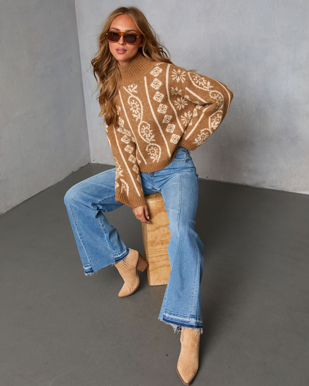 Homebody Season Abstract Sweater-Vogue Logic