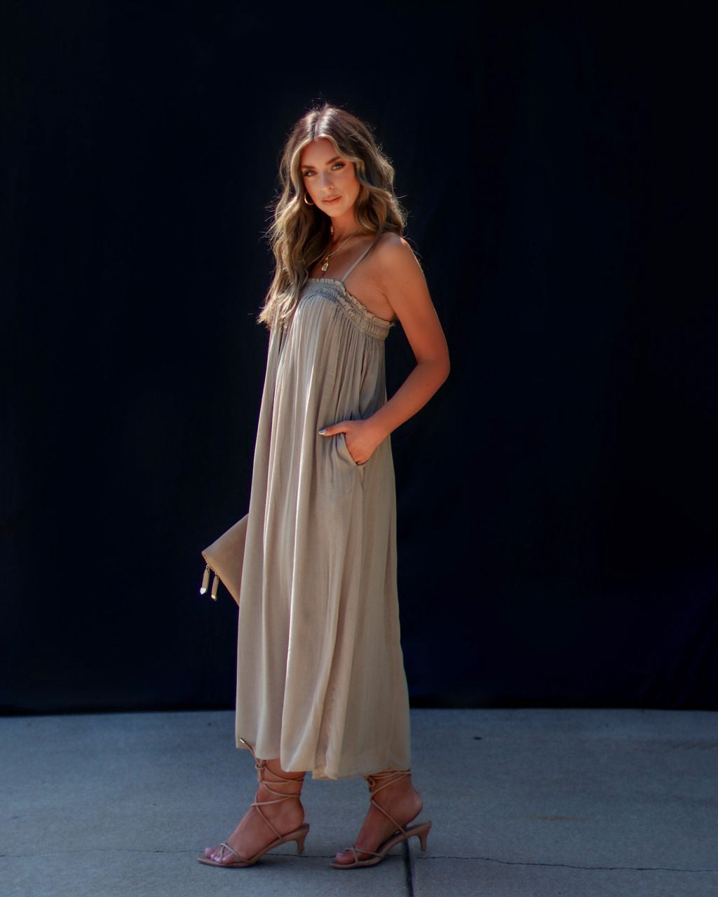 Gracia Everyday Sleeveless Pocketed Midi Dress-Vogue Logic