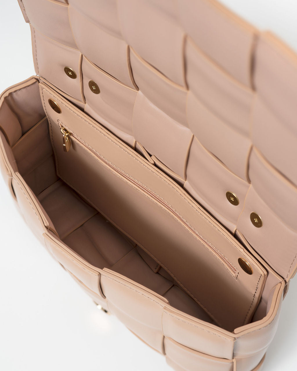 Desire Padded Woven Chain Handbag-Vogue Logic