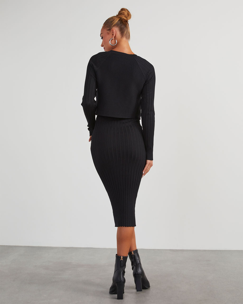 Full Of Surprises Ribbed Knit Midi Dress-Vogue Logic