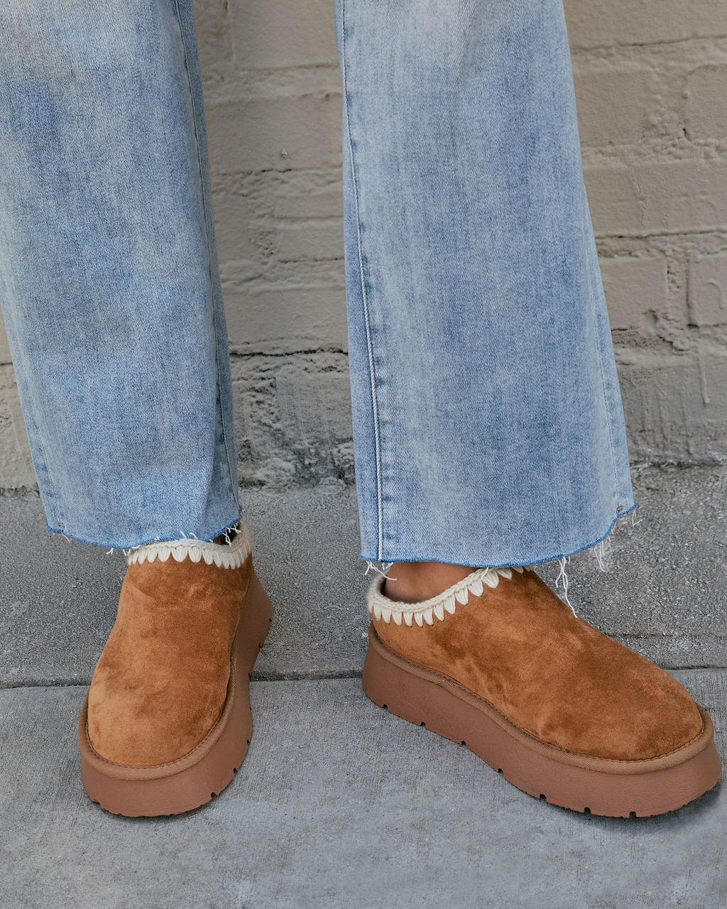 Emberlane Embroidered Platform Mules-Vogue Logic