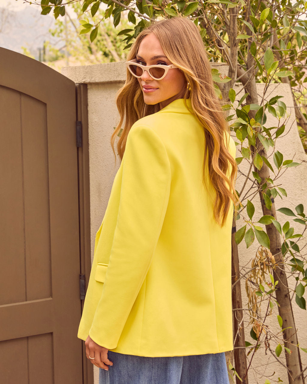 Beaming Cotton Pocketed Blazer-Vogue Logic