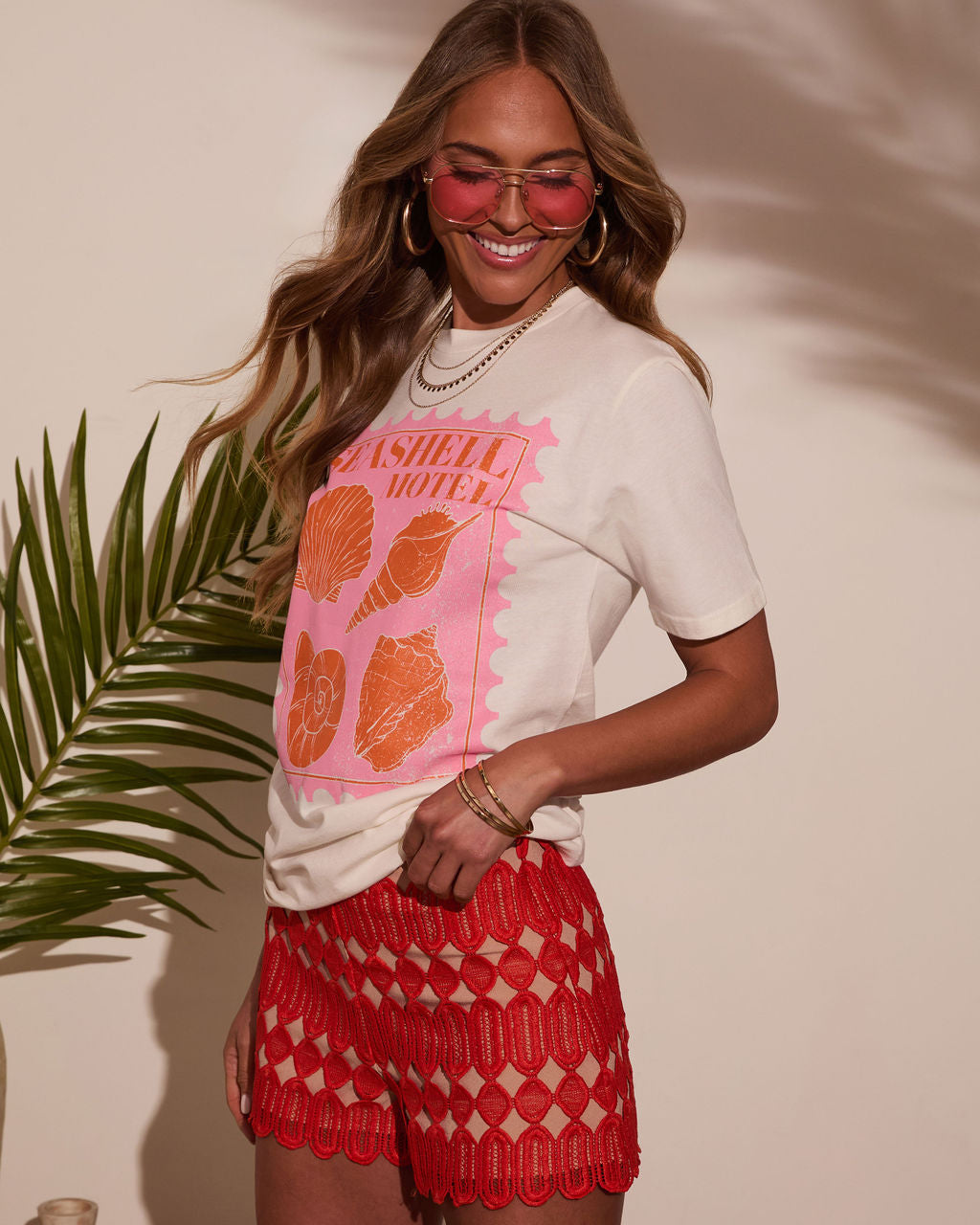 Seashell Motel Short Sleeve Graphic Tee-Vogue Logic