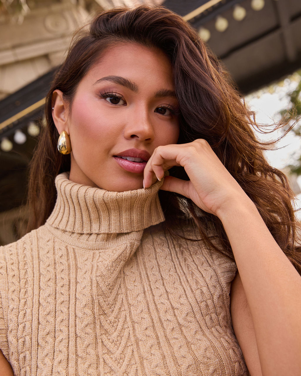 Cinnamon Swirl Turtleneck Cable Knit Sweater-Vogue Logic