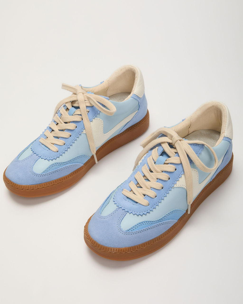 Right Catch Sneakers-Vogue Logic