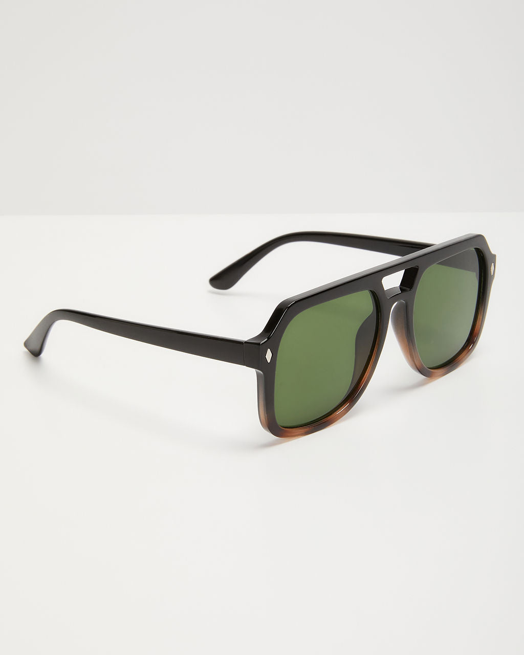 City Slicker Aviator Sunglasses-Vogue Logic