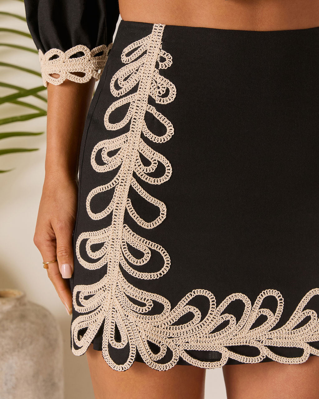 Terrie Contrast Design Mini Skirt-Vogue Logic