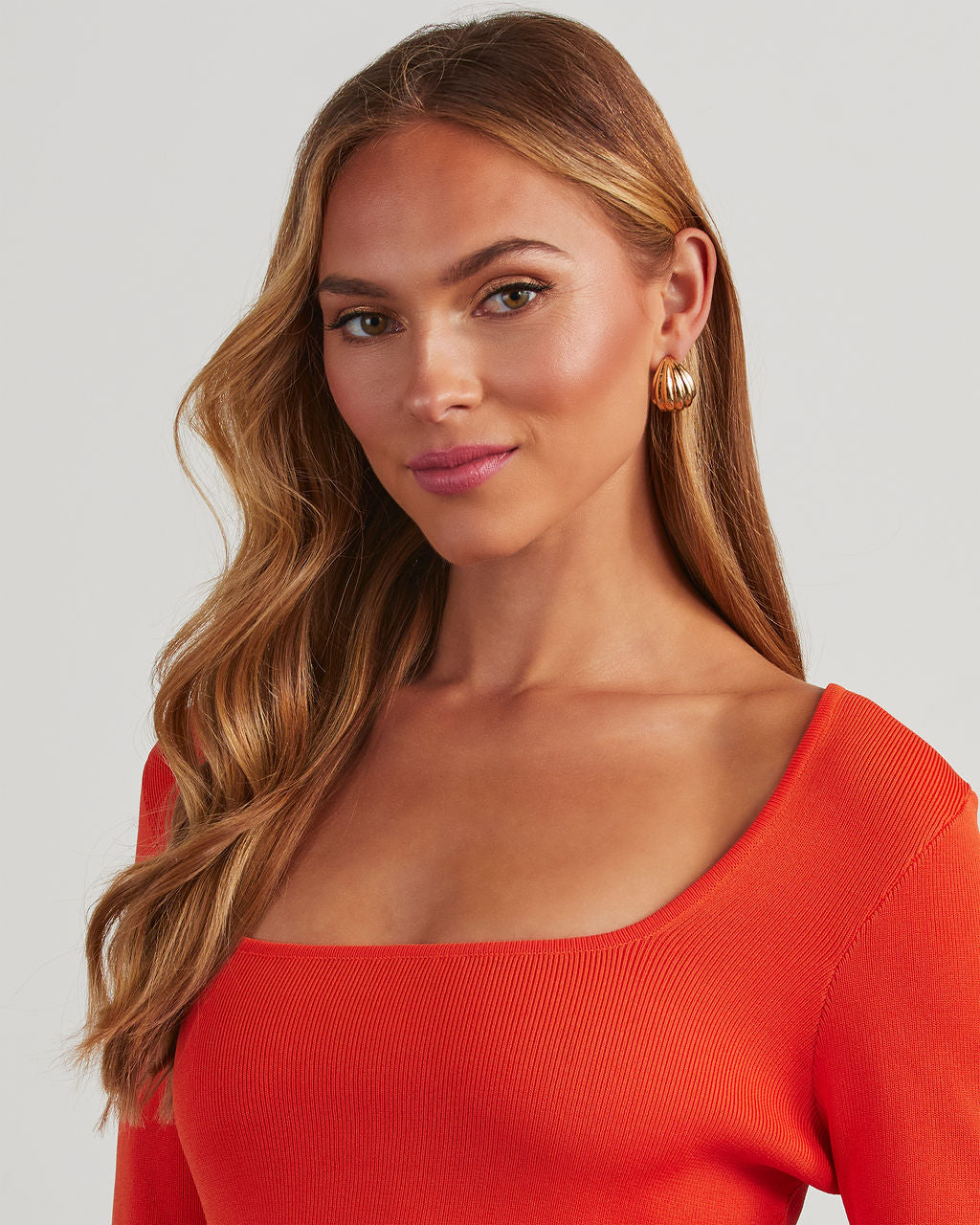 Seashell Textured 14K Gold Huggie Earrings-Vogue Logic