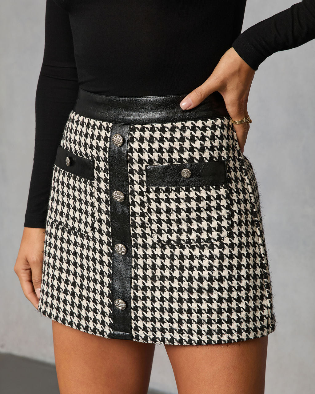 Holiday Elm Contrast Vegan Leather Trim Houndstooth Mini Skort-Vogue Logic