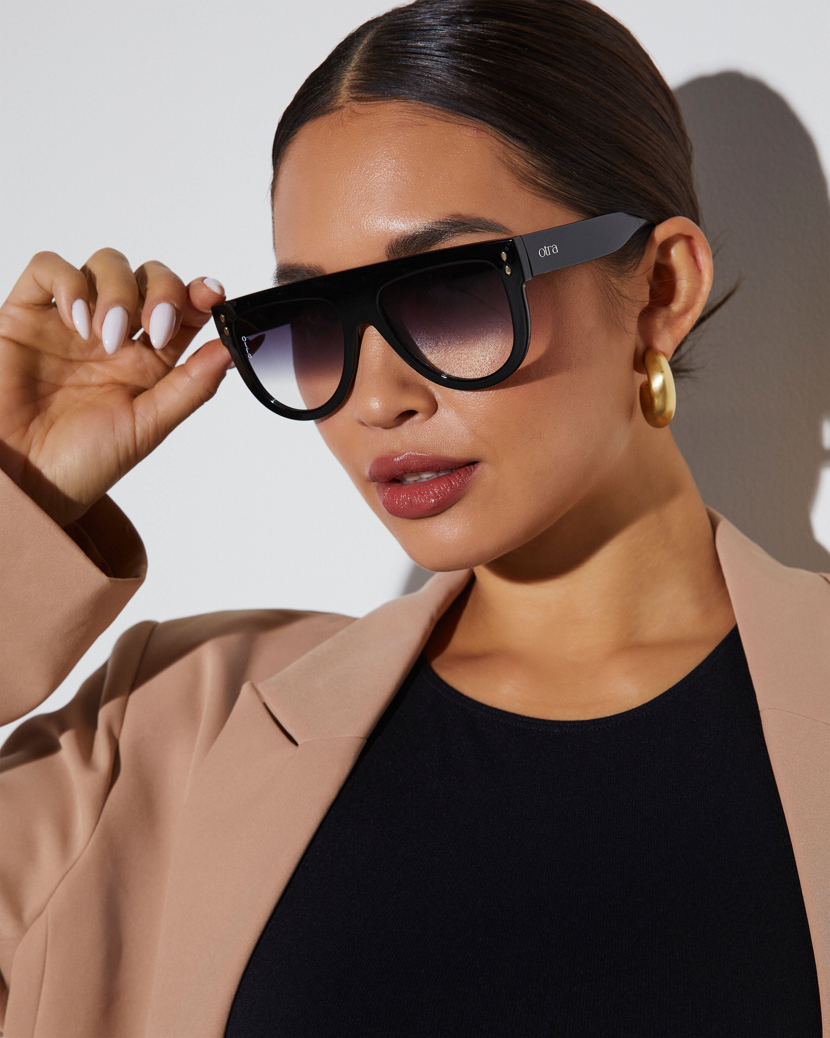 Call The Shots Round Frame Sunglasses-Vogue Logic