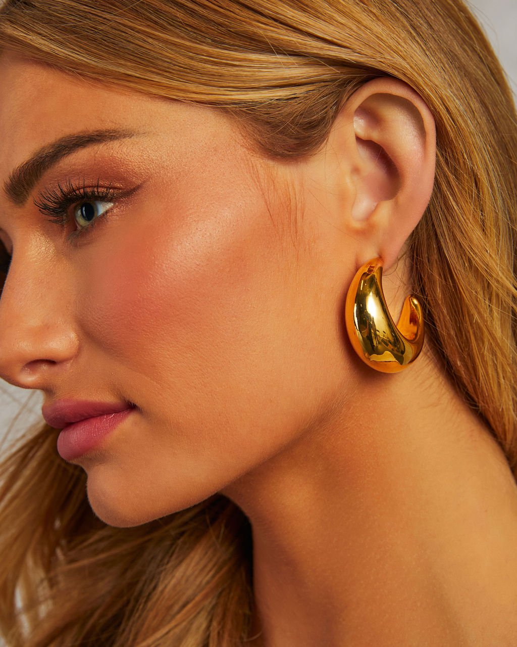 Night Life Crescent Moon Hoop Earrings-Vogue Logic