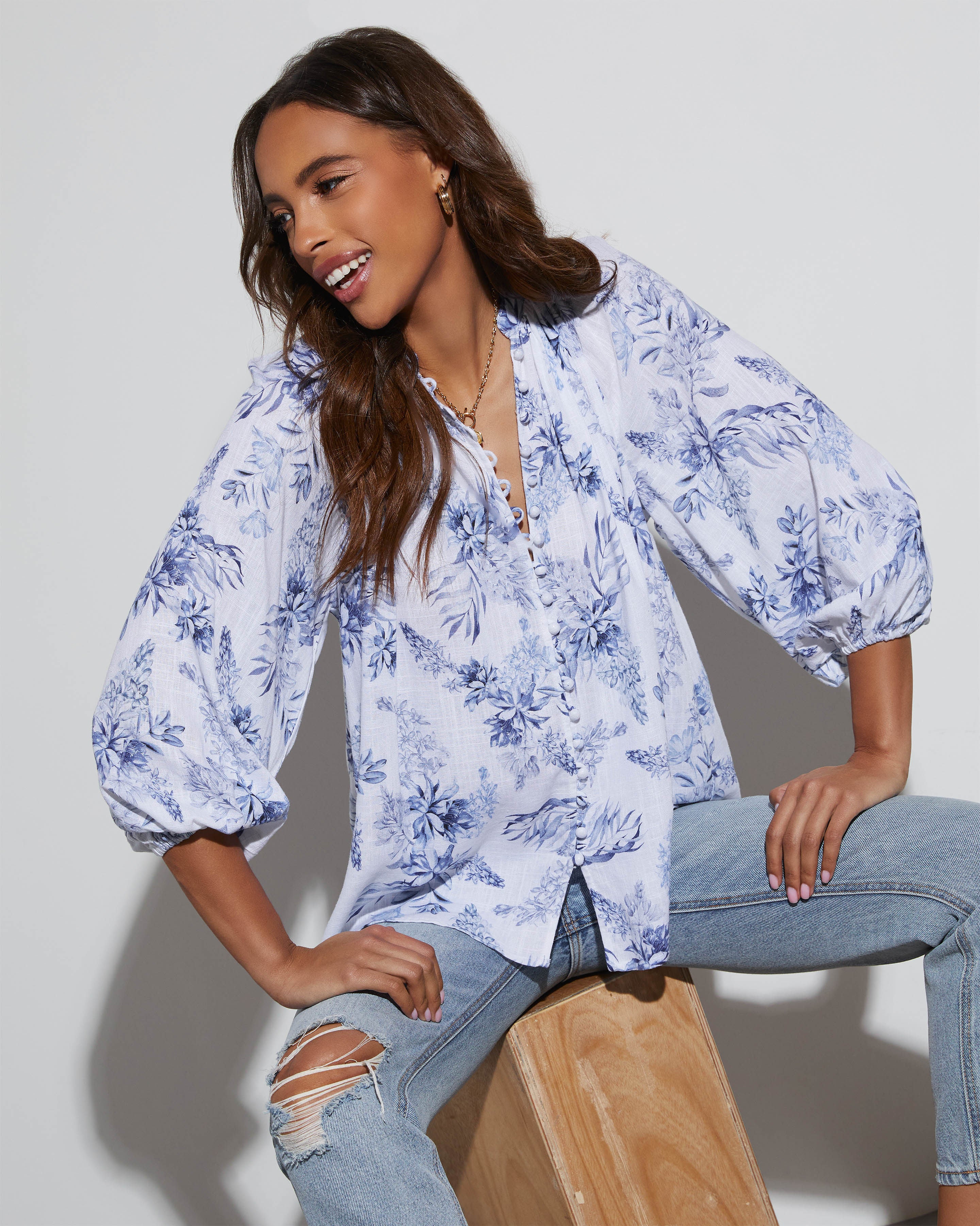 Betsey Floral Linen Long Sleeve Blouse-Vogue Logic