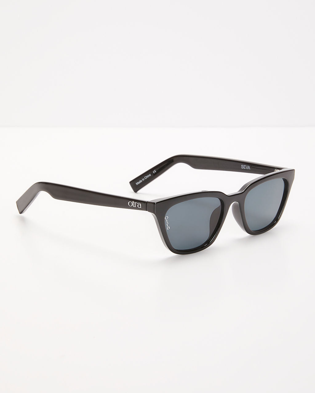 Irma Classic Slim Sunglasses-Vogue Logic