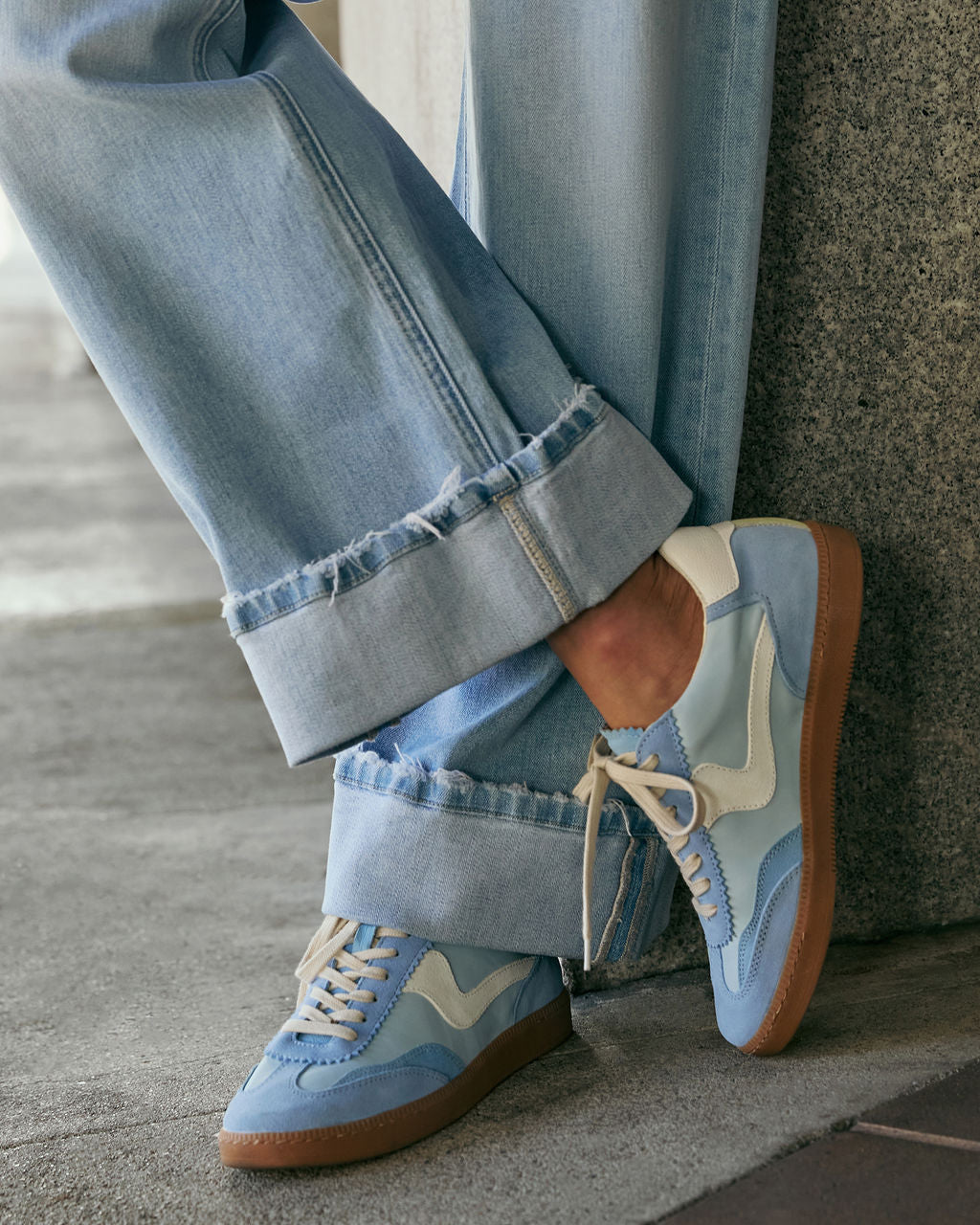 Right Catch Sneakers-Vogue Logic