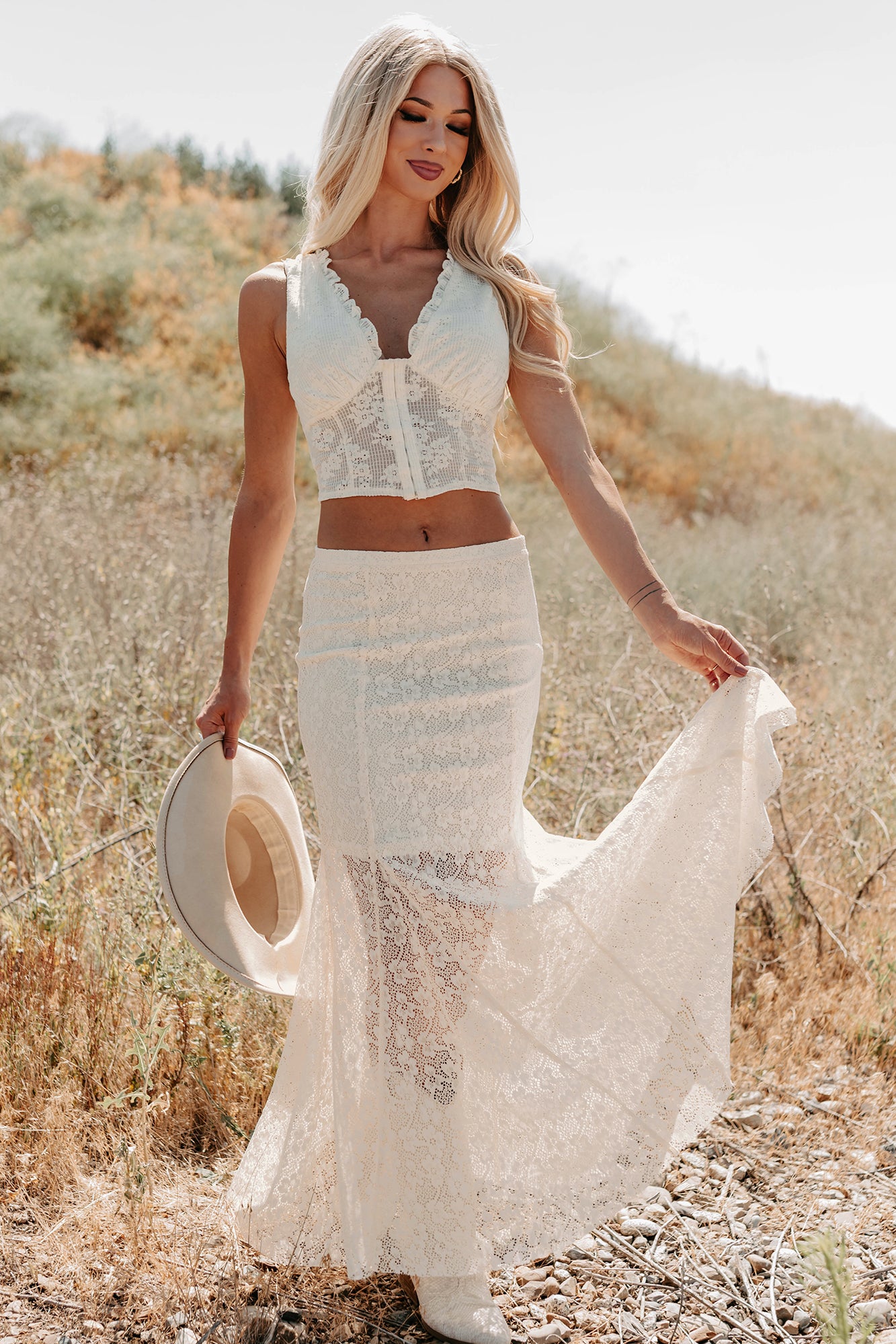 Dream In Gold Sleeveless Floral Lace Top (Cream)-The Formal Wear