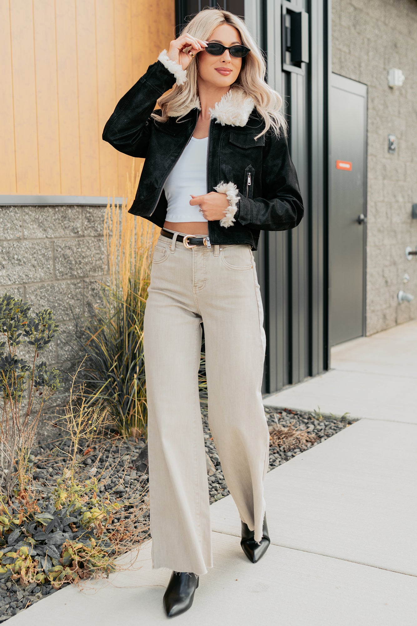 Soulful Strolls Shearling Aviator Jacket (Black/Cream)-The Formal Wear