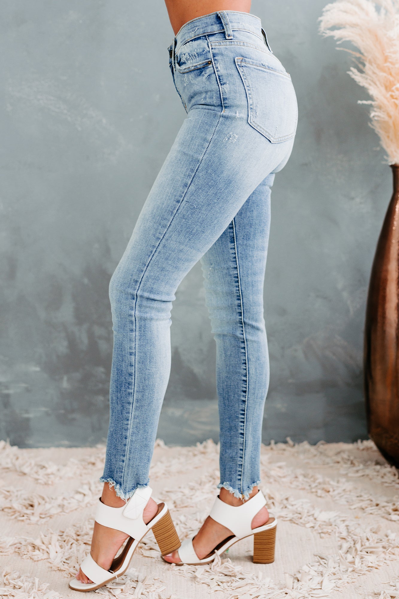 Similar Interests Sneak Peek Frayed Hem Skinny Jeans (Medium Light)-The Formal Wear