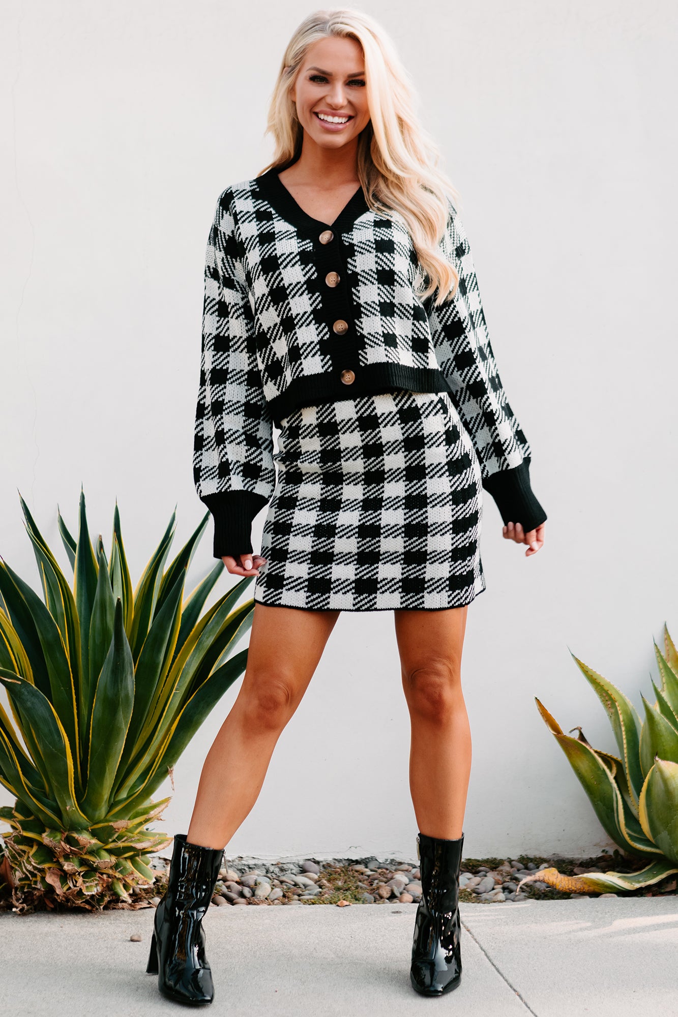 No Doubts Plaid Button-Down Crop Cardigan (Black)-The Formal Wear