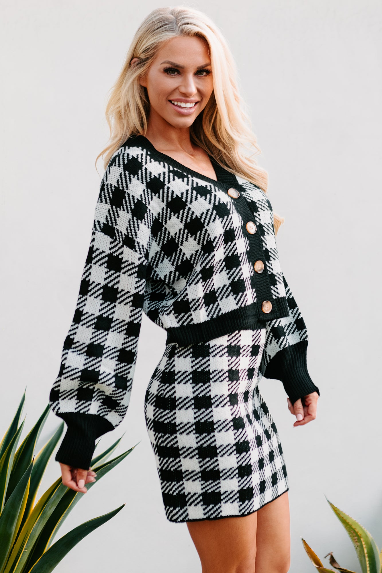No Doubts Plaid Button-Down Crop Cardigan (Black)-The Formal Wear