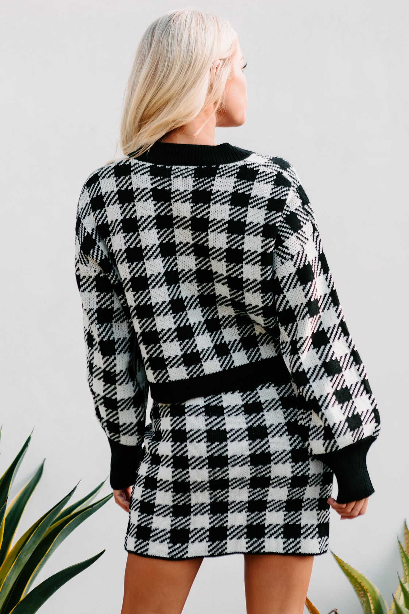 No Doubts Plaid Button-Down Crop Cardigan (Black)-The Formal Wear