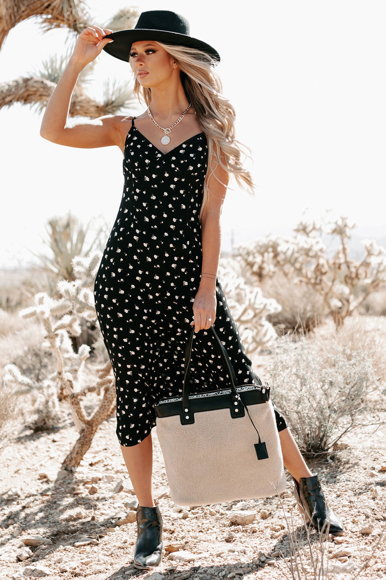 Someone Sweet Floral Midi Dress (Black)-The Formal Wear