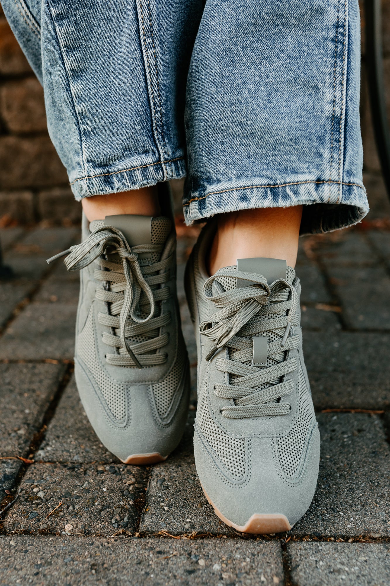 Chase The Wins Lace-Up Mesh Sneakers (Green)-The Formal Wear