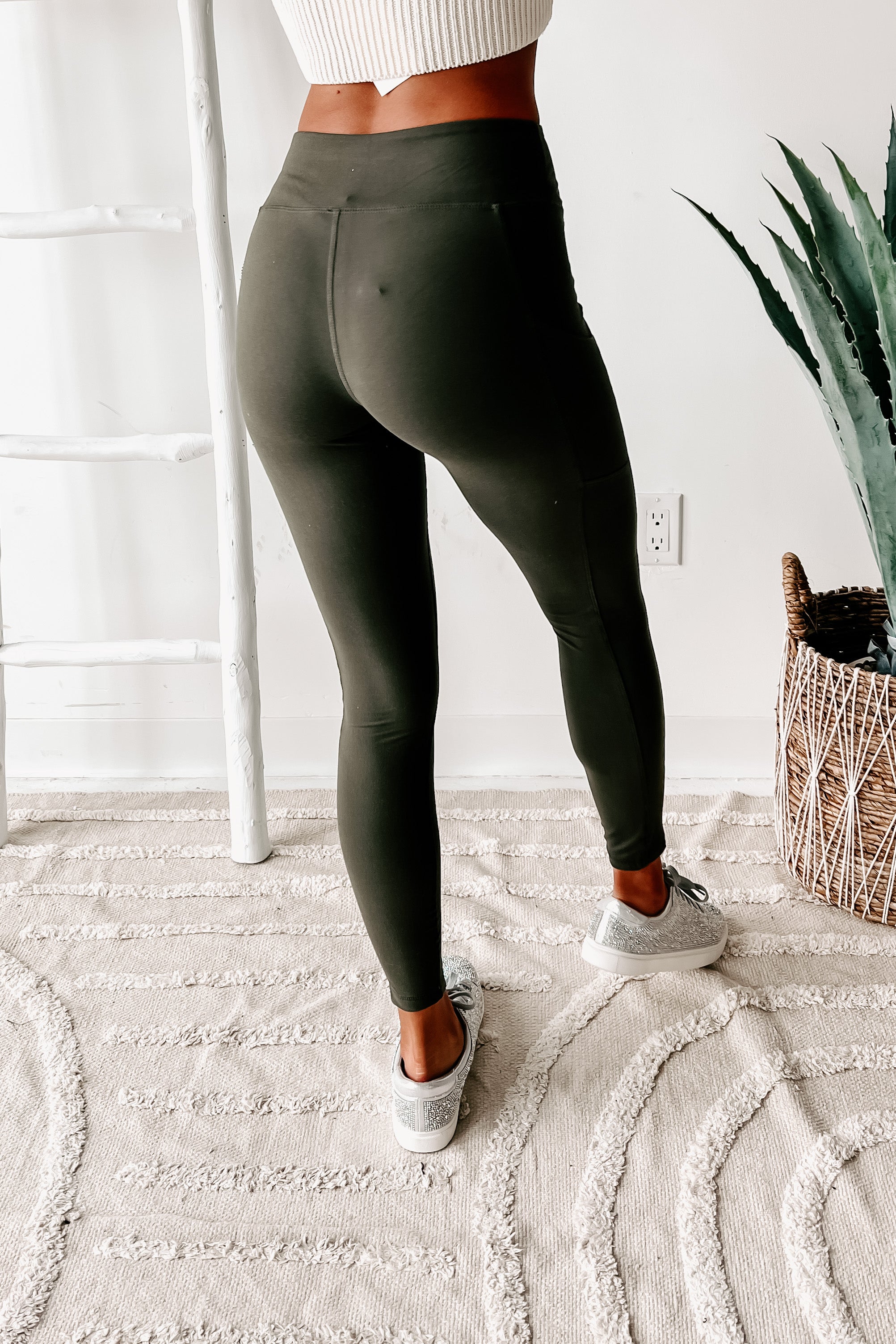 MVP Moves Buttery Soft Thigh Pocket Leggings (Olive)-The Formal Wear