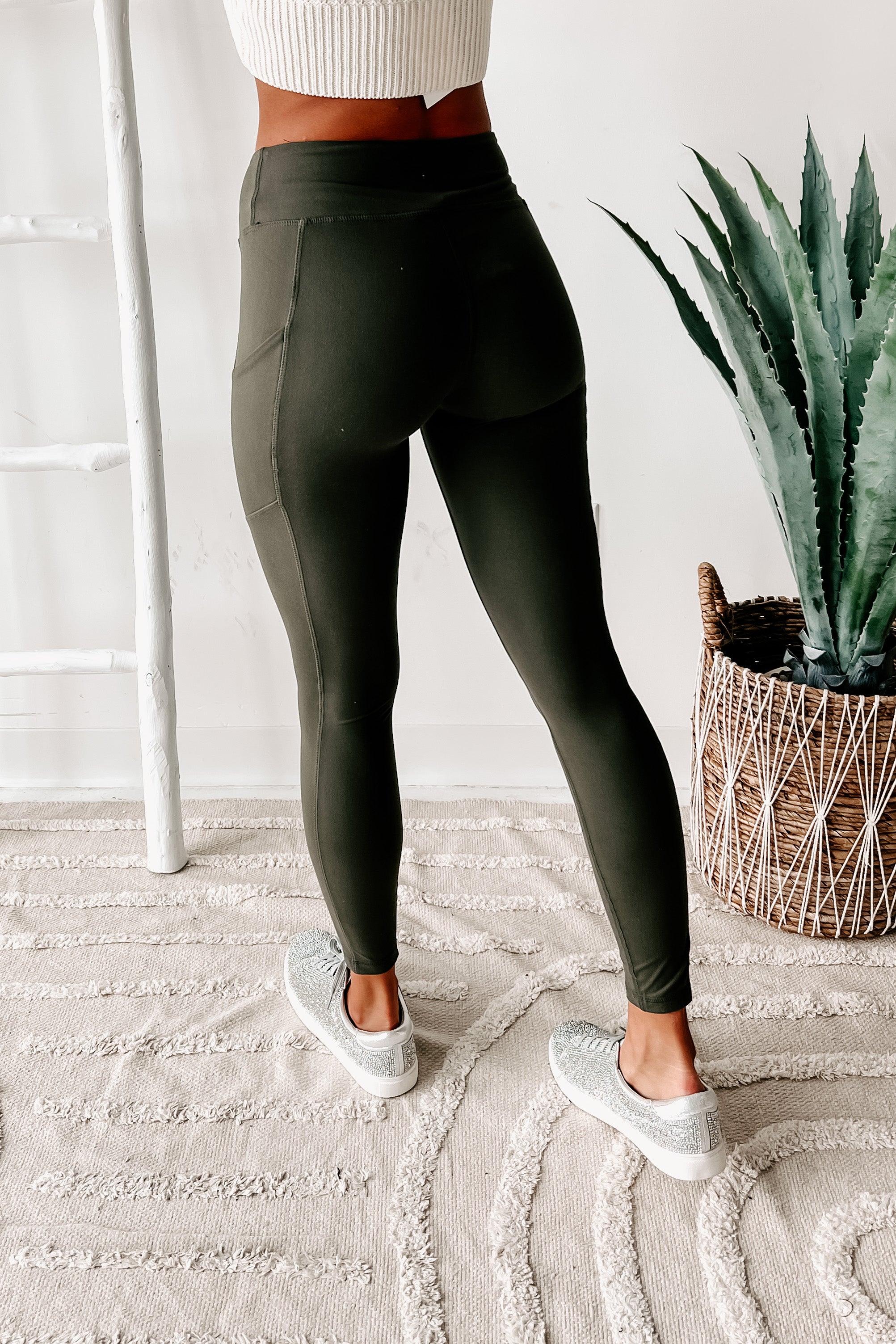 MVP Moves Buttery Soft Thigh Pocket Leggings (Olive)-The Formal Wear