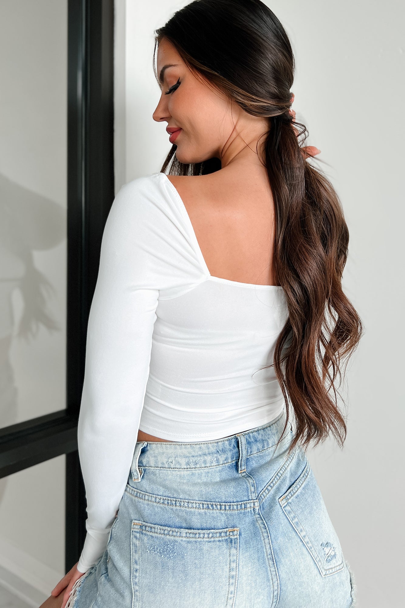 Metropolitan Mood Contrast Binding Top (White)-The Formal Wear