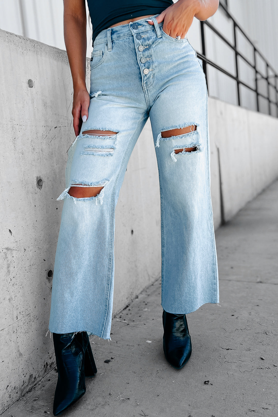 Tony High Rise 90's Kancan Distressed Skater Jeans (Light)-The Formal Wear